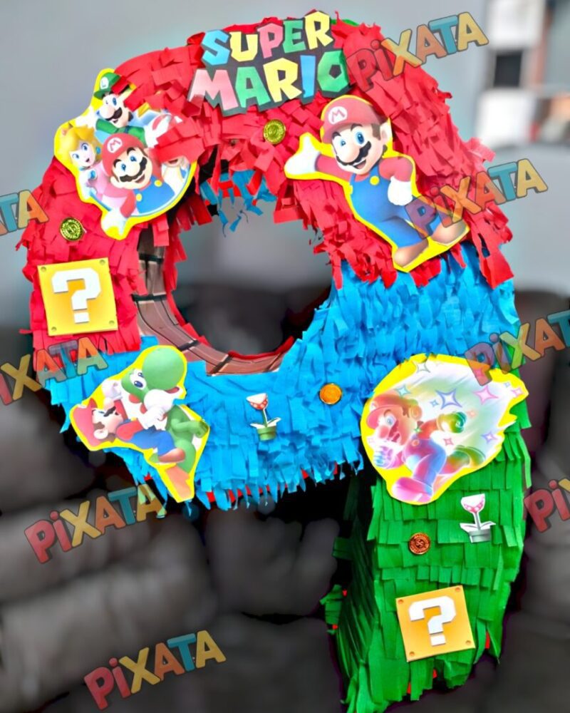 Piñata forma de Número con temática de Mario Bros.